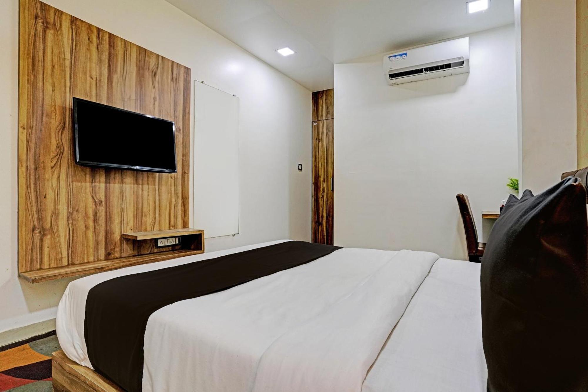 Hotel O Blue Inn Residence Near R City Mall Bombaj Zewnętrze zdjęcie