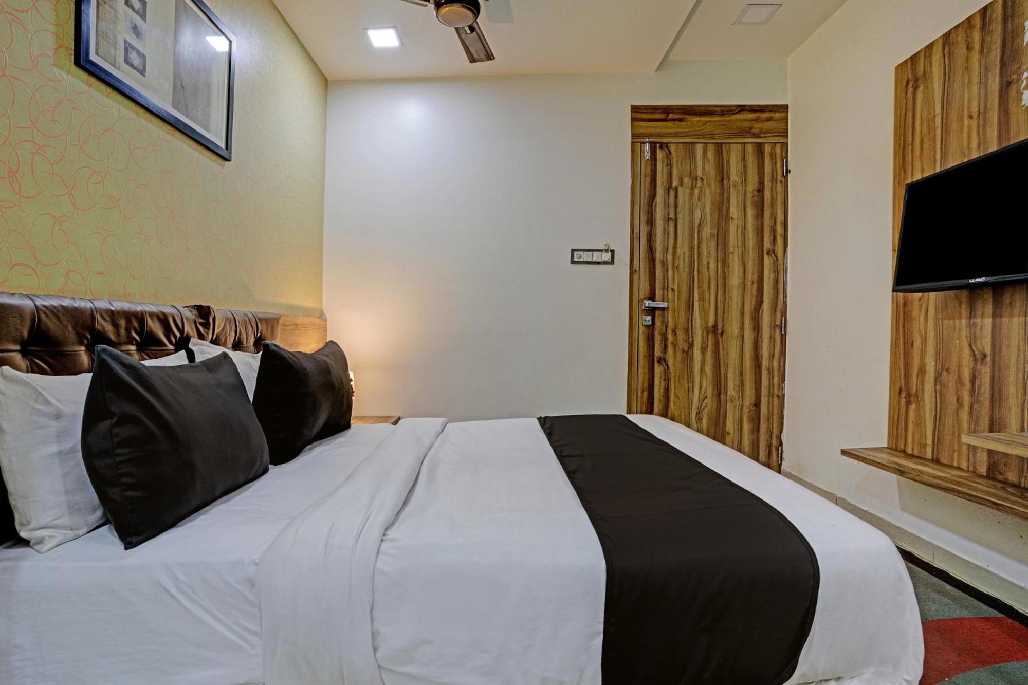 Hotel O Blue Inn Residence Near R City Mall Bombaj Zewnętrze zdjęcie