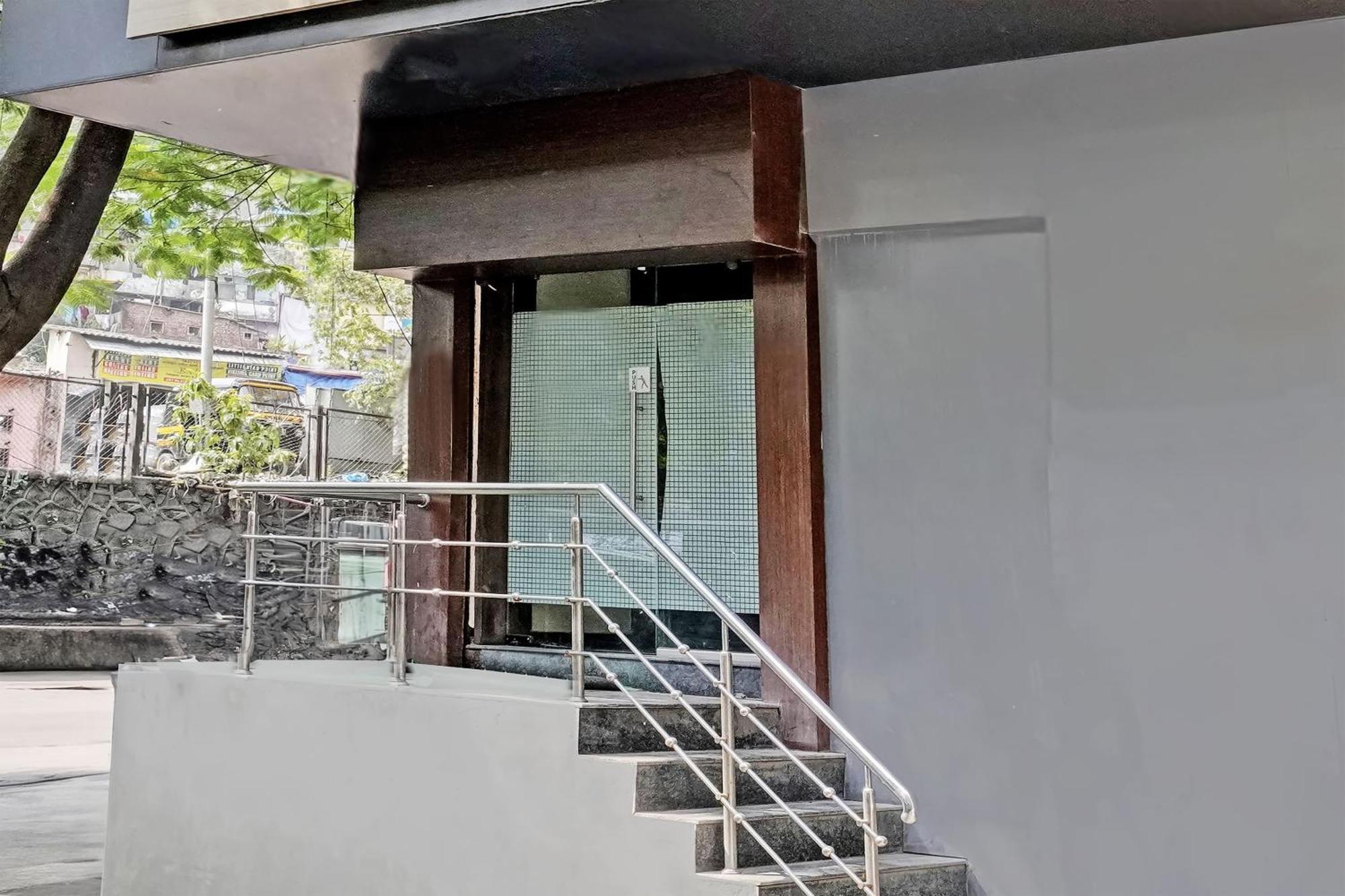 Hotel O Blue Inn Residence Near R City Mall Bombaj Zewnętrze zdjęcie