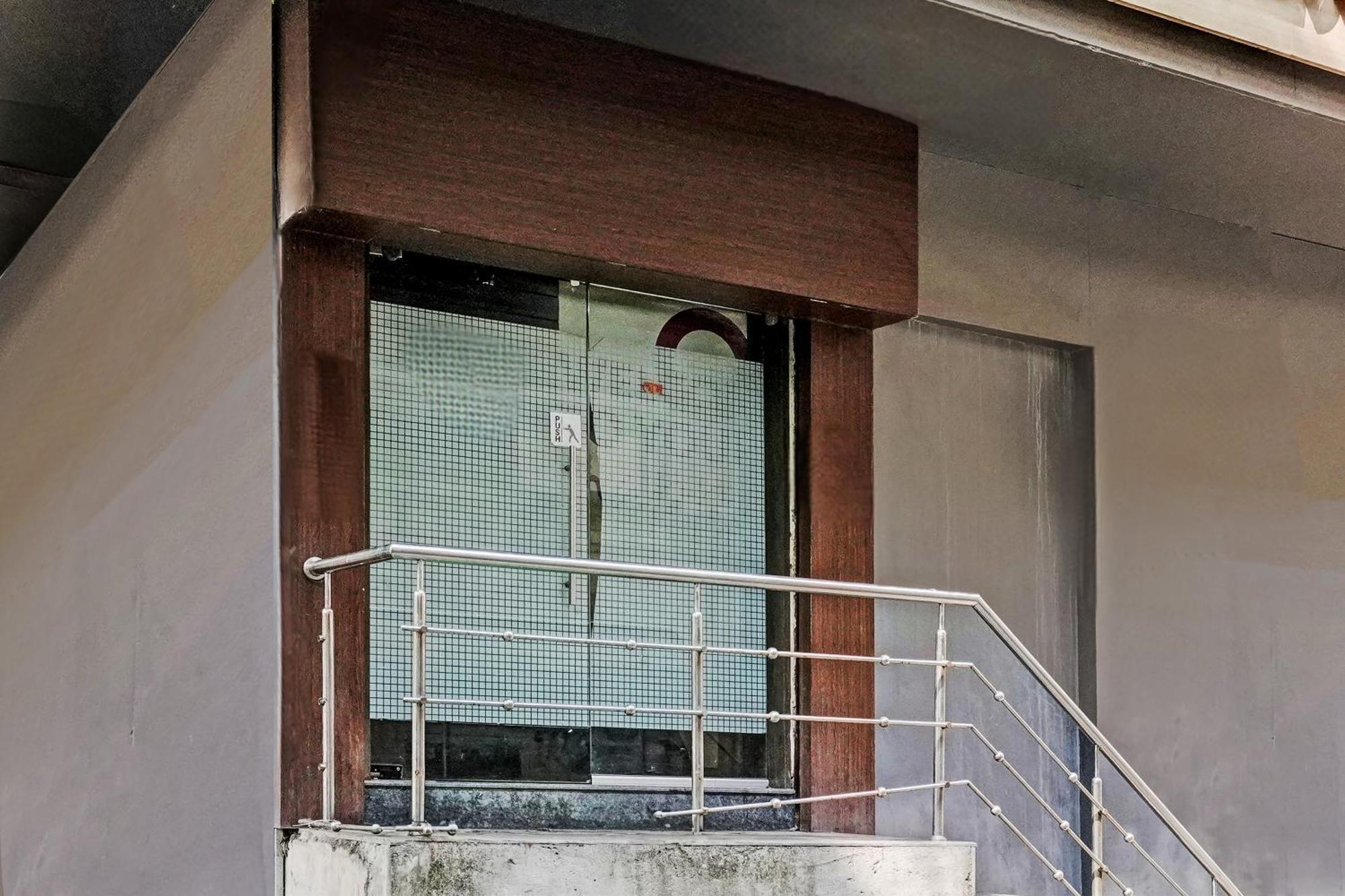 Hotel O Blue Inn Residence Near R City Mall Bombaj Zewnętrze zdjęcie